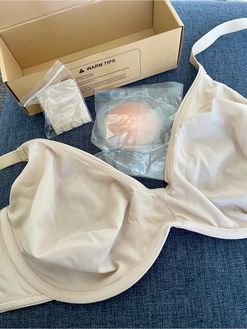 NIB Everyday Seamless Underwire Bra - Cream 38C